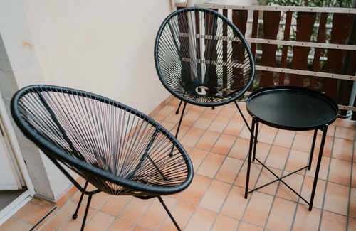 Pirna Apartment | Cozy Elbzauber Apartment for 6 with Balcony & Parking