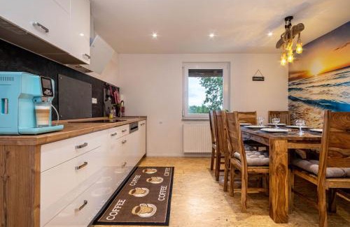 Waggershausen Apartment | Family-Friendly Ferienwohnung Ellenweiler with Pool & High Rating