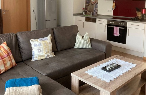 Glems Apartment | Premier Erdgeschoß Apartment with Terrace & Pet-Friendly Perks