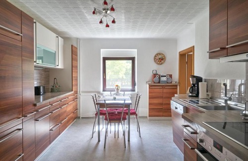Laussnitz Apartment | Top-Rated Ferienwohnung Erika: Child-Friendly & Kitchen Included
