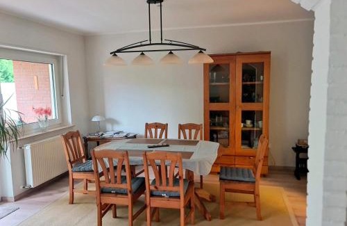 Rees Apartment | Explore Ferienwohnung "Erika" - Family-Friendly Retreat