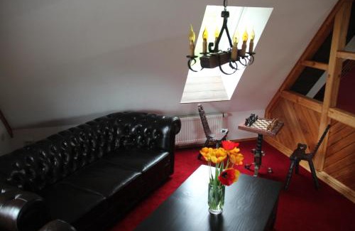 Sehmatal Apartment | Spacious Apartment for Up to 8 Guests with Breakfast