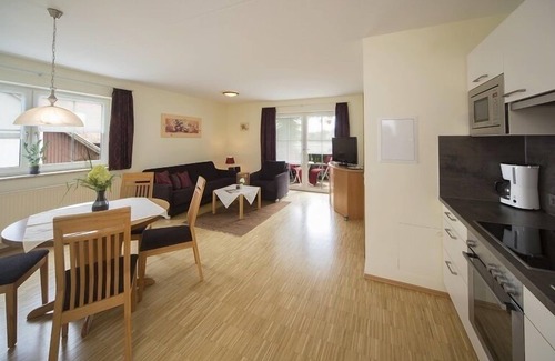 Bad Windsheim Apartment | Cozy Apartment for 2-4 Guests with Kitchen & Breakfast