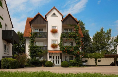 Bad Windsheim Apartment | Cozy Apartment for 2-4 Guests with Kitchen & Breakfast