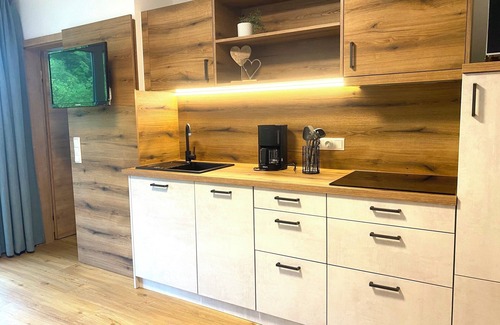 Berchtesgaden Apartment | Cozy Ferienwohnung for Two with Pool and Spa Access