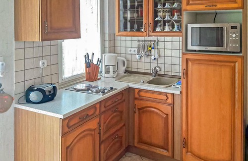Furstenwerder Apartment | Inviting Ground Floor Apartment with Lake View & Pool