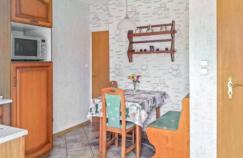 Furstenwerder Apartment | Inviting Ground Floor Apartment with Lake View & Pool