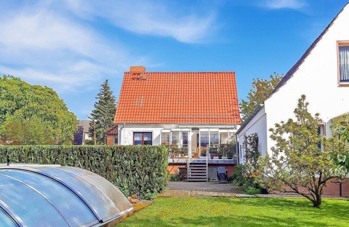 Furstenwerder Apartment | Inviting Ground Floor Apartment with Lake View & Pool