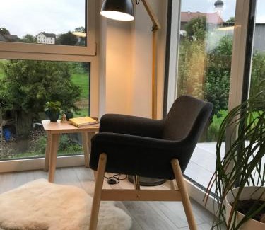 Neukirchen-Balbini Apartment | Oceanfront Family Retreat at Ferienwohnung „Frosch”