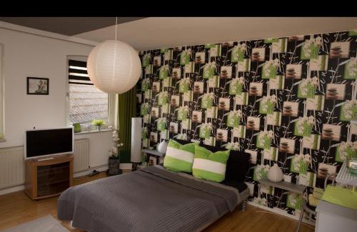 Wolpinghausen Apartment | Pet-Friendly Retreat at Ferienwohnung Falk - Rated 9.4/10