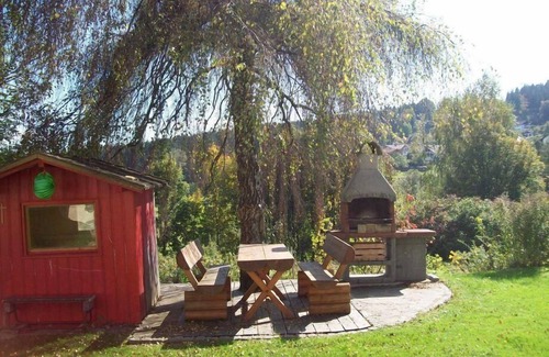 Rabenstein Apartment | Family-Friendly Ferienwohnung Falkenstein with Ocean Views