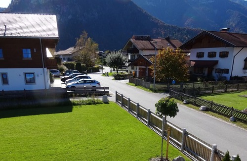 Inzell Apartment | Cozy Ferienwohnung Falkenstein for Couples - Child Friendly