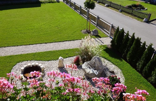 Inzell Apartment | Cozy Ferienwohnung Falkenstein for Couples - Child Friendly