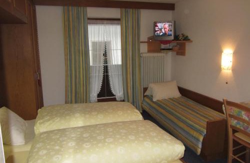 Huben House | Family-Friendly Ferienwohnung Höfler with Ocean Views