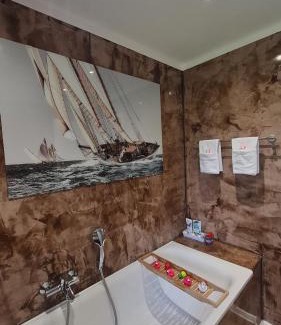 Traubing Apartment | Family-Friendly Ferienwohnung Familienglück with Kitchen
