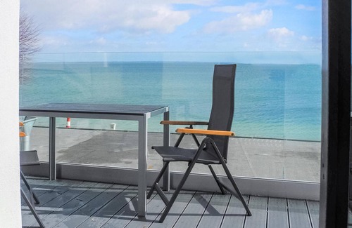 Steinberghaff Apartment | Relaxing Oceanfront 2 Bedroom Retreat in Steinberg