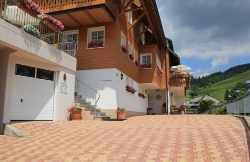 Todtnau Apartment | Cozy Feldberg Retreat at Pension Glöcklehof with Spa
