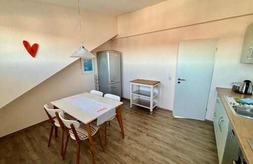 Isny im Allgaeu Apartment | Cozy Ferienwohnung Felderhaldeblick - Highly Rated & Child-Friendly