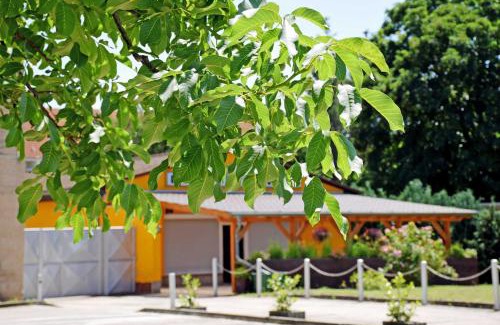 Aschersleben House | Cozy Getaway at Ferienwohnung Asche - Pet & Child Friendly