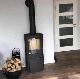 Neue Tiefe Apartment | Family-Friendly Ferienwohnung Fiete P. with Hot Tub Access