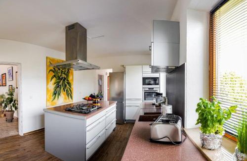 Fischbach Apartment | Family-Friendly Ferienwohnung Finke 2 with Great Reviews