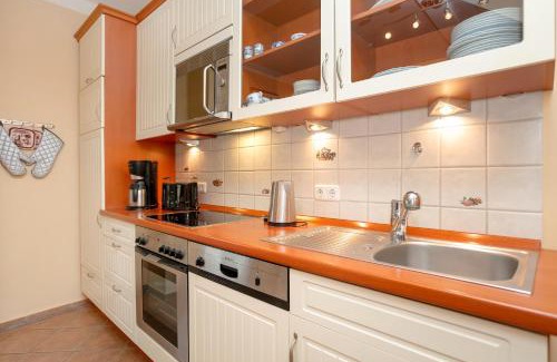 Thiessow House | Perfect Oceanfront Escape at Ferienwohnung Fortuna I
