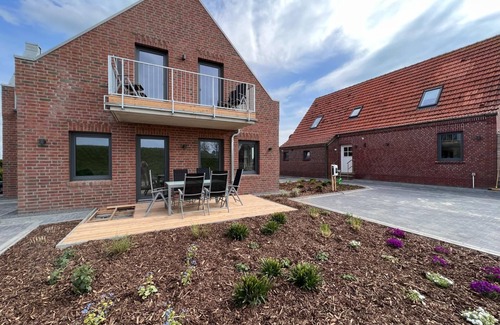 Neßmersiel Apartment | Top-Rated Ferienwohnung Frees Mooi with Oceanfront Views