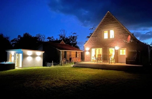 Neßmersiel House | Oceanfront Getaway at Ferienwohnung Friesenblick