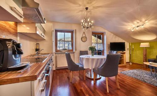 Silberberg Apartment | Explore Ferienwohnung Fritz: 4-Star Stay with Breakfast