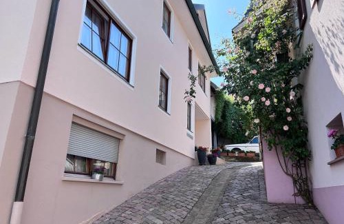Barocke Altstadt Apartment | Pet and Child Friendly Retreat at Ferienwohnung Furtwängler