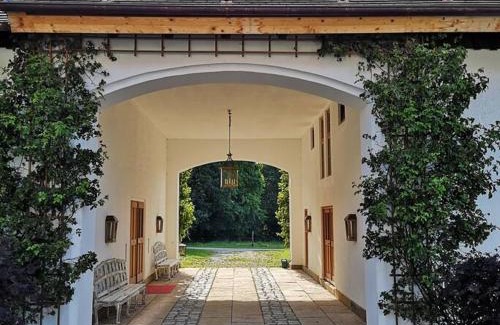 Diessen am Ammersee Apartment | Pet-Friendly Ferienwohnung Gutshof near Scenic Lake