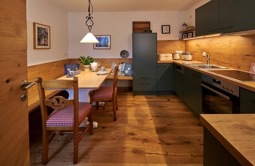 Nuttlar Apartment | Relax at Ferienwohnung "gartenblick" with Ocean Views & Spa