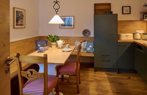 Nuttlar Apartment | Relax at Ferienwohnung "gartenblick" with Ocean Views & Spa