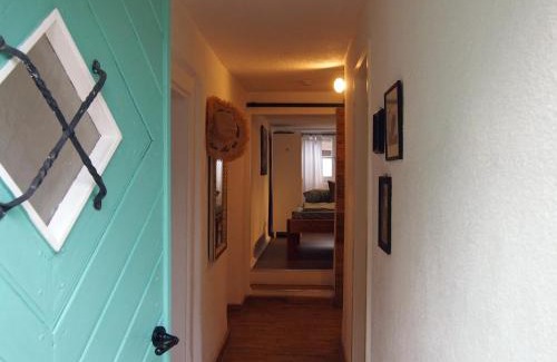 Traunstein Apartment | Experience Oceanfront Comfort at Ferienwohnung Gartenglück