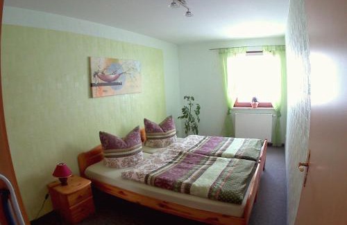 Zwatzen Apartment | Family-Friendly Stay at Ferienwohnung Giesa - Rated 8.5/10
