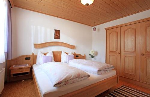 Ellmau Apartment | Family-Friendly Ferienwohnung Gimplinger with Top Ratings