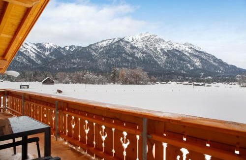 Hammersbach Apartment | Family-Friendly Ferienwohnung Gletschernelke with Great Reviews