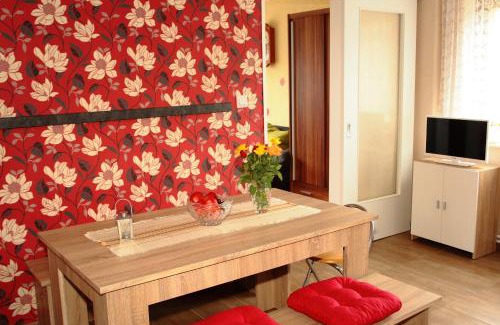 Kaditz Apartment | Top-Rated Ferienwohnung Großmann: Family-Friendly Escape