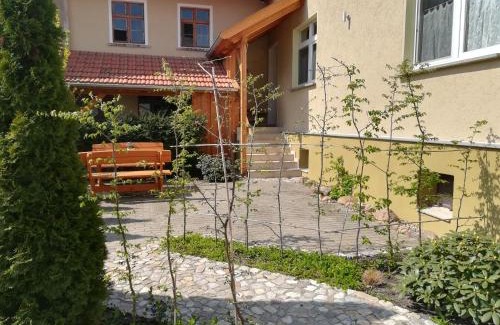 Jerichow Apartment | Family-Friendly Ferienwohnung Großwulkow with Top Reviews