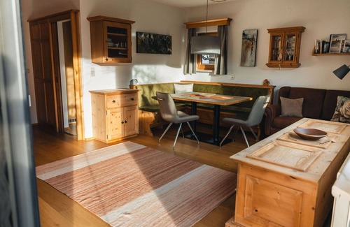 Pfunds Apartment | Family-Friendly Ferienwohnung Gspan: Cozy Stay Awaits