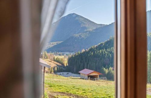 Jachenau Apartment | Family-Friendly Retreat at Ferienwohnung Guffertblick