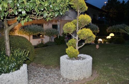 Wehr Apartment | Cozy Ferienwohnung Guth with Oceanfront Views & Family-Friendly