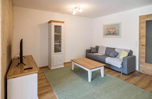 Ziegelbach Apartment | Top-Rated Ferienwohnung Häfele 2: Family & Accessible Stay