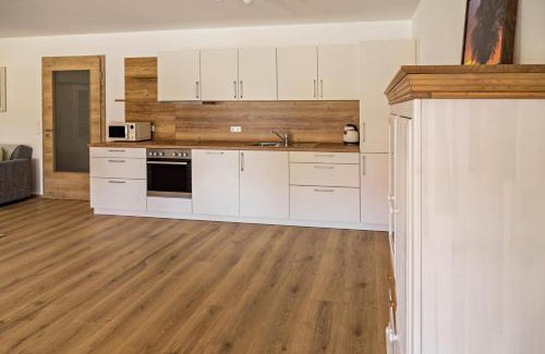 Ziegelbach Apartment | Top-Rated Ferienwohnung Häfele 2: Family & Accessible Stay