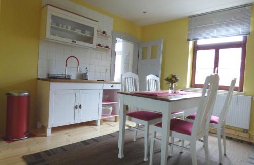 Naumburg Apartment | Family-Friendly Holiday Apartment Högel in Großjena
