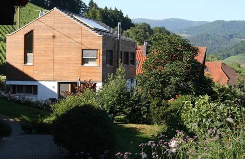 Gengenbach Apartment | Family-Friendly Ferienwohnung Höhner with Top Guest Ratings