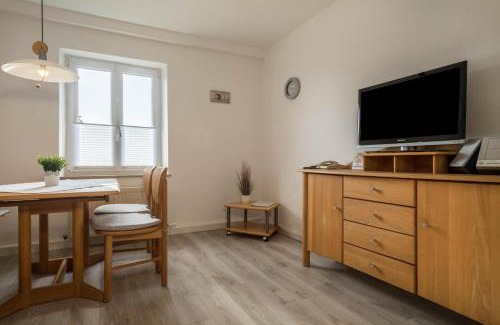 Bodolz Apartment | Child-Friendly Retreat at Ferienwohnung Höscheler Groß