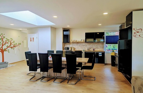 Bad Schlema Apartment | Top-Rated Ferienwohnung Harnisch: Pet & Child Friendly Stay