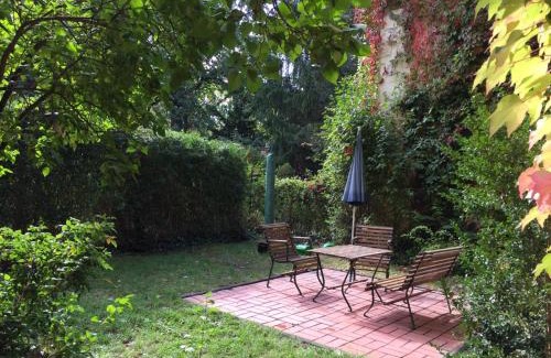 Halle Apartment | Cozy Ferienwohnung Huttenstraße with Ocean View Amenities