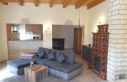 Adamswalde Apartment | Elegant Ferienwohnung Habicht with Private Beach & Spa